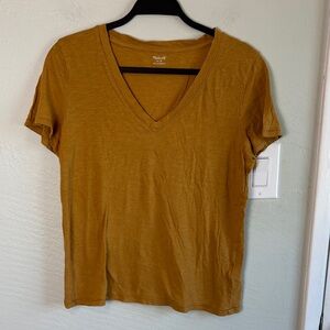 Bundle 2 for $30! Madewell Short-Sleeve V-Neck Tee in Mustard Yellow M